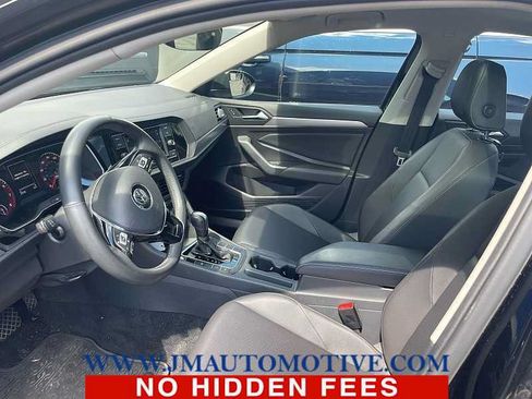Used 2020 Volkswagen Jetta SE w/ SE Cold Weather Package FWD image 2