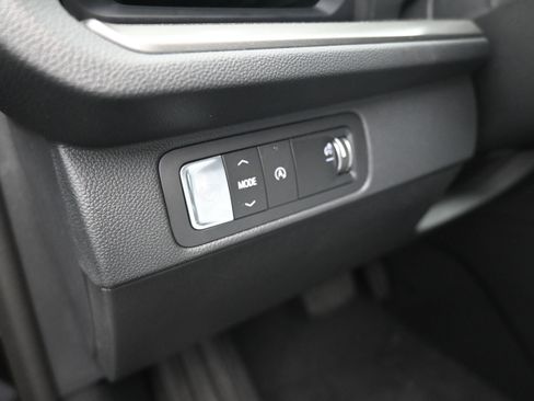New 2026 Chevrolet Traverse LT w/ Sun and Wheel Package FWD image 28