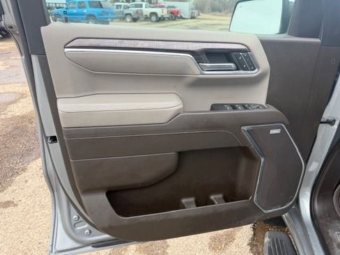 Used 2023 Chevrolet Silverado 1500 LTZ w/ LTZ Premium Package AWD/4WD image 17