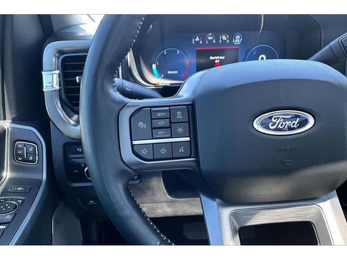 Used 2023 Ford F350 Lariat w/ Lariat Ultimate Package AWD/4WD image 12