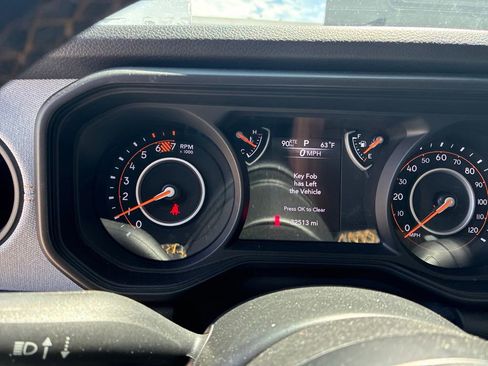 Used 2025 Jeep Wrangler Unlimited Rubicon AWD/4WD image 14