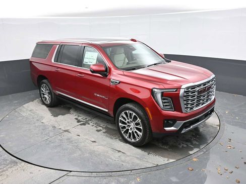 New 2026 GMC Yukon XL Denali w/ Denali Reserve Package image 31