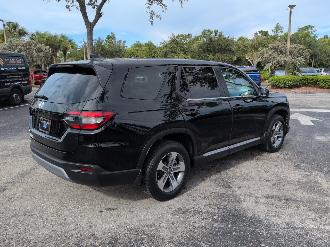 Used 2023 Honda Pilot EX-L image 4