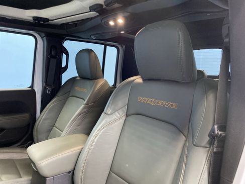 Certified 2025 Jeep Gladiator Mojave image 8