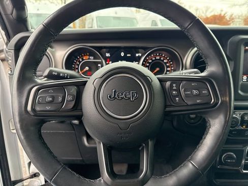 Used 2022 Jeep Wrangler Unlimited Sport image 10
