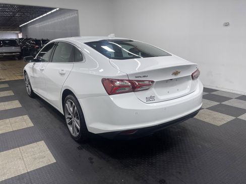 Used 2024 Chevrolet Malibu LT image 2