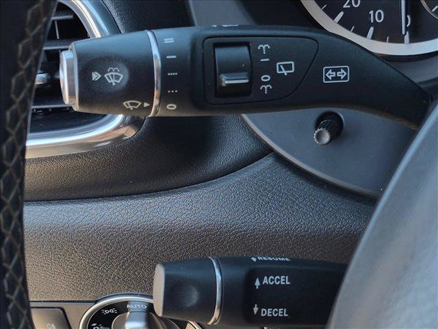 Used 2017 INFINITI QX30 AWD image 11