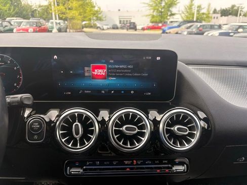 Used 2021 Mercedes-Benz GLA 250 4MATIC image 36