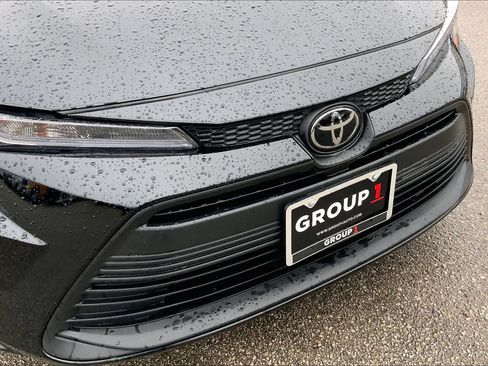 Used 2025 Toyota Corolla LE image 28