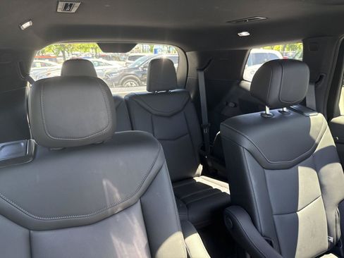 Used 2024 Cadillac XT6 Premium Luxury AWD/4WD image 32