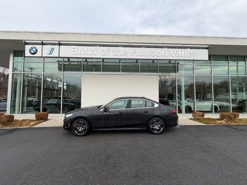 Used 2026 BMW 530i xDrive w/ Executive Package image 1