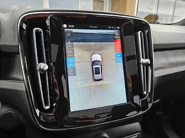 Used 2023 Volvo XC40 Recharge Plus w/ Protection Package Premier AWD/4WD image 30