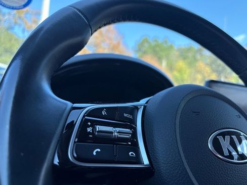 Used 2021 Kia Seltos SX w/ SX Sunroof Package image 17