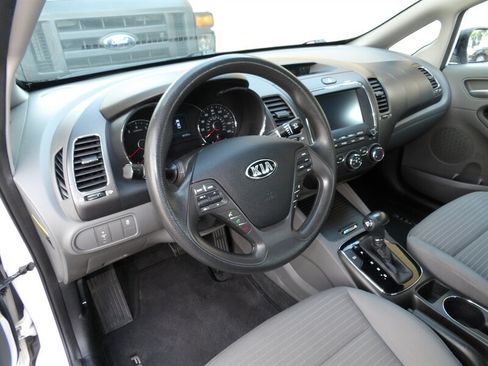 Used 2018 Kia Forte LX w/ LX Popular Package FWD image 11