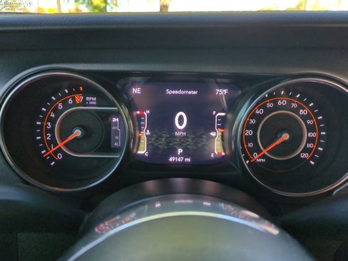 Used 2023 Jeep Gladiator Mojave w/ Cold Weather Group image 10