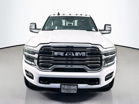 New 2026 RAM 4500 4x4 Crew Cab DRW w/ Laramie Trim Package image 2