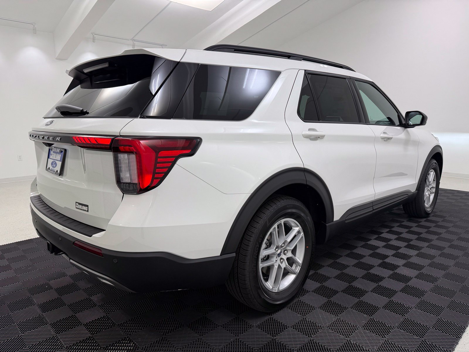 New 2027 Ford Explorer Active w/ Active Comfort Package RWD image 7