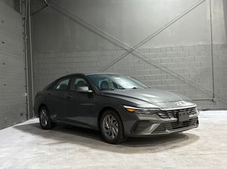 Used 2025 Hyundai Elantra Hybrid FWD video 1