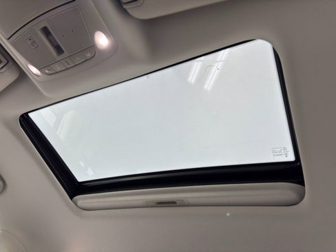 Used 2020 Nissan Armada SL w/ Premium Package image 11