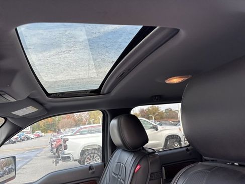 Used 2012 Ford F150 Lariat w/ Lariat Chrome Pkg image 29