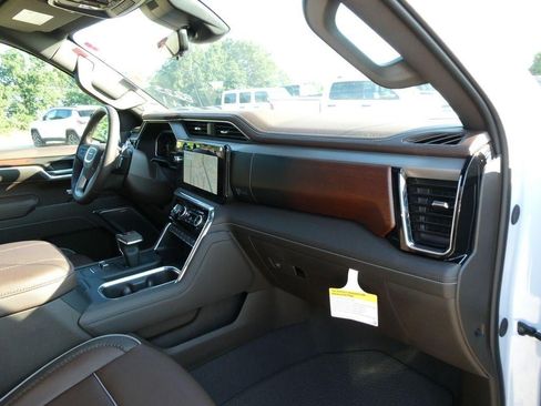 New 2026 GMC Sierra 1500 Denali AWD/4WD image 13