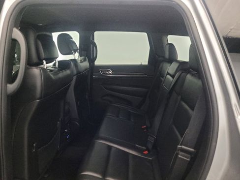 Used 2017 Jeep Grand Cherokee Limited AWD/4WD image 18