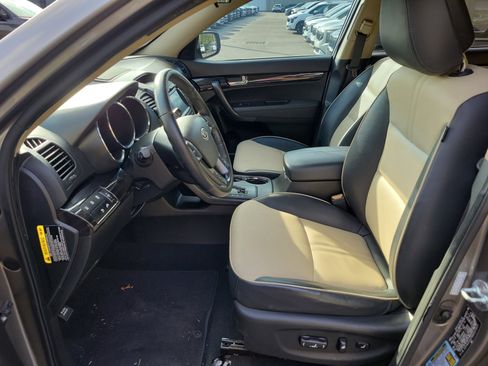 Used 2011 Kia Sorento EX w/ Limited Pkg image 37