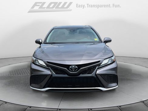 Used 2022 Toyota Camry XSE FWD image 3