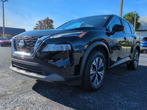Used 2023 Nissan Rogue SV image 8