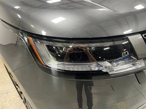 Used 2023 Land Rover Range Rover SE image 10