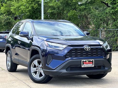 Used 2024 Toyota RAV4 XLE FWD image 2