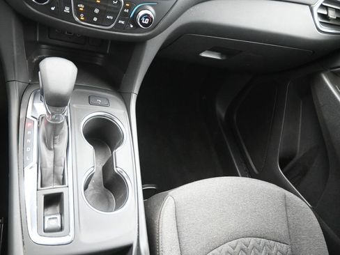 Used 2024 Chevrolet Equinox LT image 9