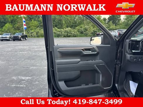 Used 2023 Chevrolet Silverado 1500 RST AWD/4WD image 17
