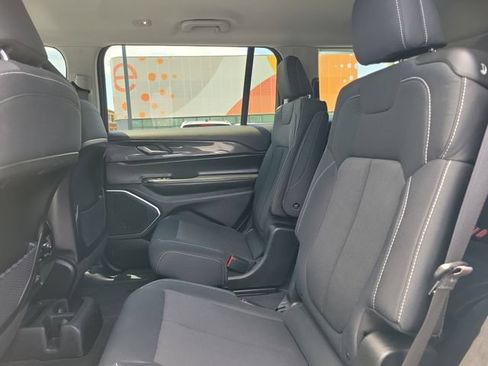 Used 2022 Jeep Grand Cherokee L Laredo w/ Luxury Tech Group I AWD/4WD image 24