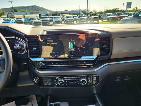 Used 2026 GMC Sierra 1500 SLT w/ SLT Premium Plus Package AWD/4WD image 7