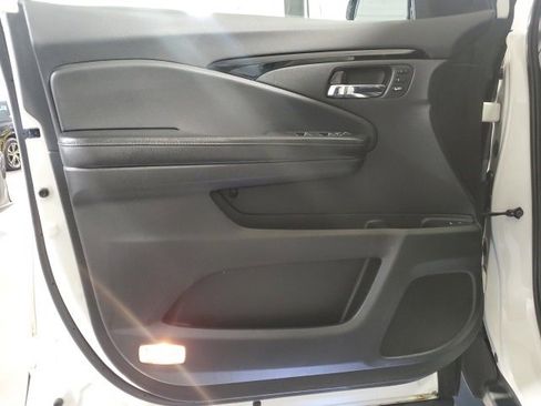 Used 2016 Honda Pilot Elite image 11