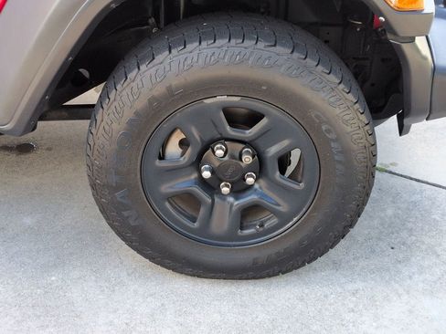 Used 2018 Jeep Wrangler Unlimited Sport AWD/4WD image 26