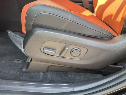 New 2026 Kia Carnival EX image 17