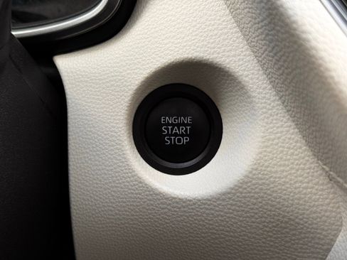 Used 2024 Toyota Corolla Cross XLE w/ Convenience Package image 38