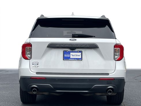 Used 2022 Ford Explorer XLT w/ Equipment Group 202A image 24