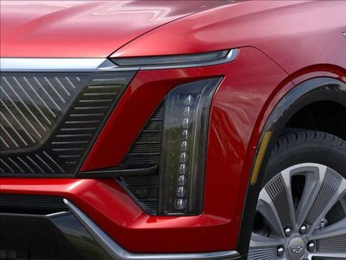 New 2026 Cadillac Vistiq Luxury w/ LPO, Floor Liner Package AWD/4WD image 10