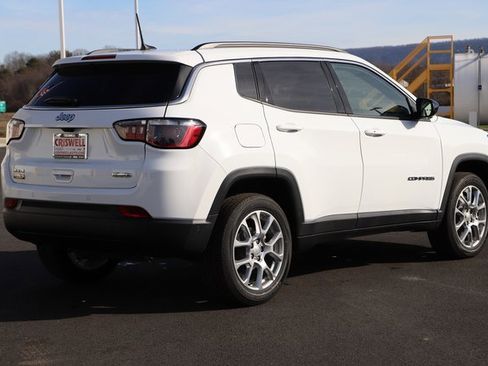 New 2024 Jeep Compass Latitude w/ Sun and Sound Group image 4