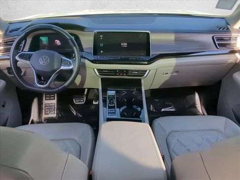 Used 2024 Volkswagen Atlas SEL Premium R-Line image 19