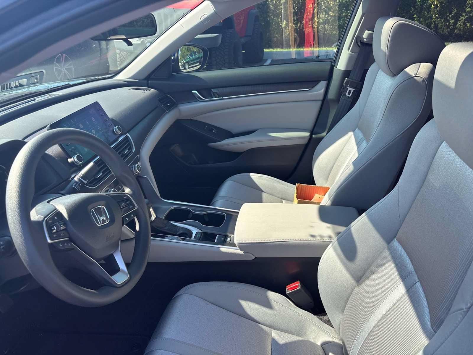 Used 2019 Honda Accord EX image 9