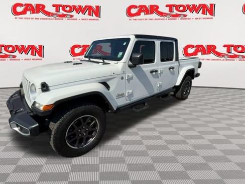 Used 2023 Jeep Gladiator Overland AWD/4WD image 4