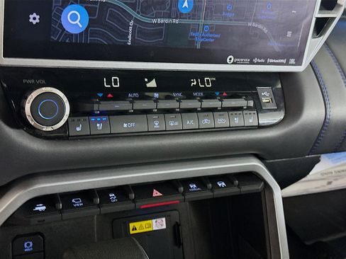 Used 2023 Toyota Tundra Platinum w/ Advanced Package image 24