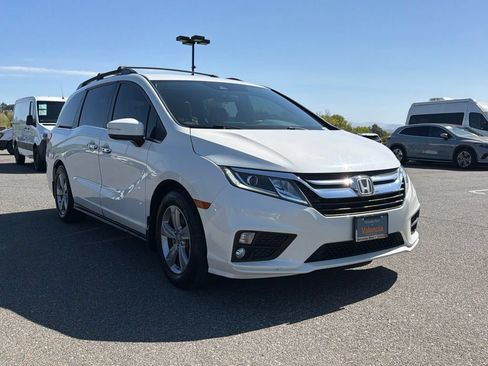 Used 2018 Honda Odyssey EX image 4