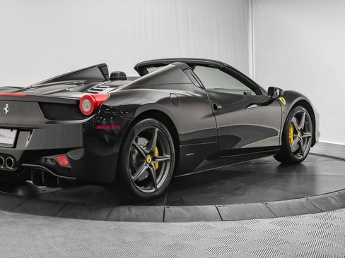Used 2014 Ferrari 458 Spider image 8