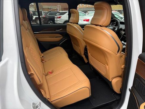 Certified 2025 Jeep Grand Cherokee Summit w/ Adv Protech Group IV image 15