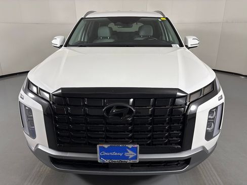 Used 2025 Hyundai Palisade SEL FWD image 3